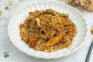 Vermicelli con pollo y verduras. Receta sana y fácil