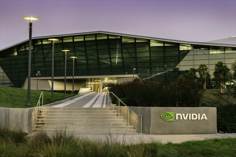 Después de conseguir lo que parecía imposible, NVIDIA ve su futuro en China amenazado por algo terrorífico: la burocracia