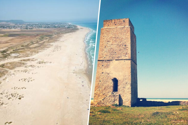 La costa de Cádiz está abarrotada en verano. Salvo una inexplicable playa que ha logrado huir del turismo masivo