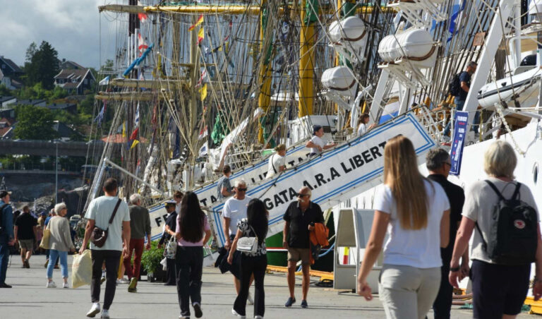 La fragata ARA “Libertad” ya navega rumbo a Alemania