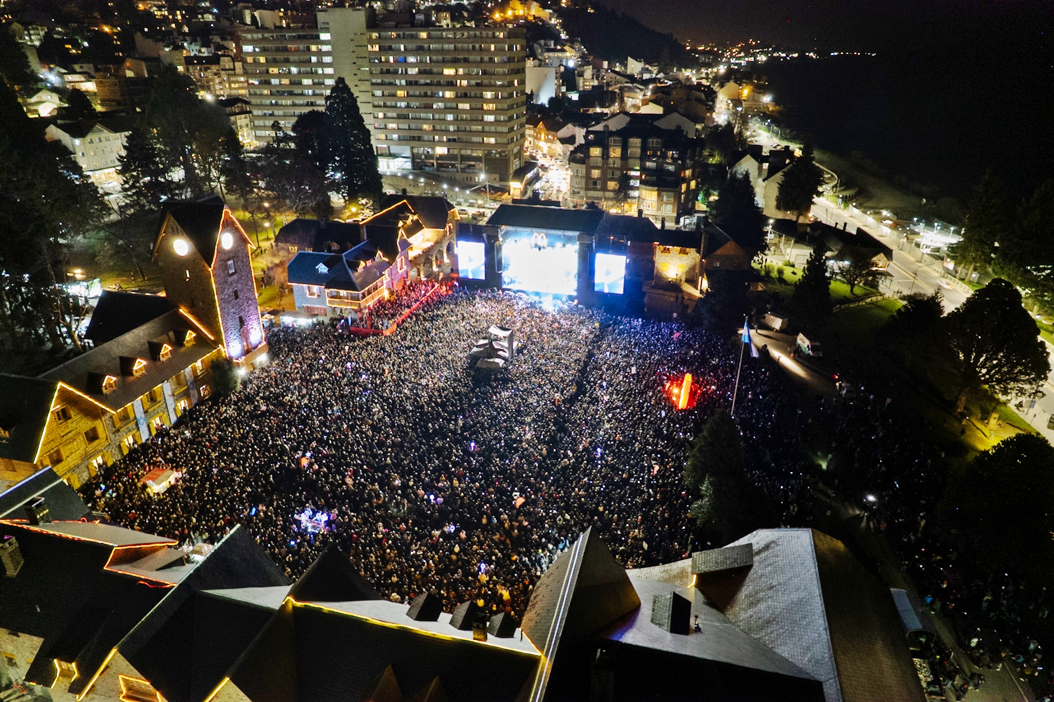 Bariloche tuvo su 54ª Fiesta Nacional de la Nieve Bariloche tuvo su 54ª Fiesta Nacional de la Nieve