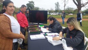Reforma agraria en marcha: Histórica entrega de títulos en la colonia Barbero Cué