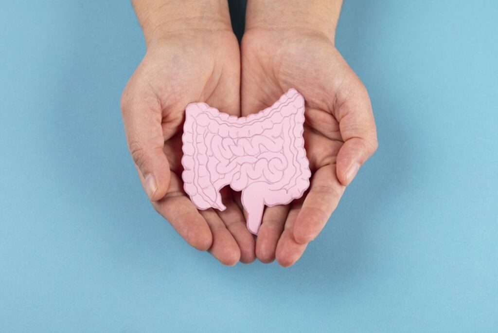 Descubren el ‘dúo mortal’ en el intestino que quintuplica el riesgo de cáncer