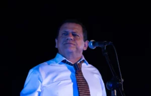 El show que celebra lo mejor de la trayectoria del humorista Emilio Lovera