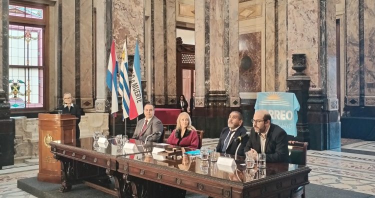Centenario del Palacio Legislativo: homenaje del Correo Uruguayo con un sello histórico