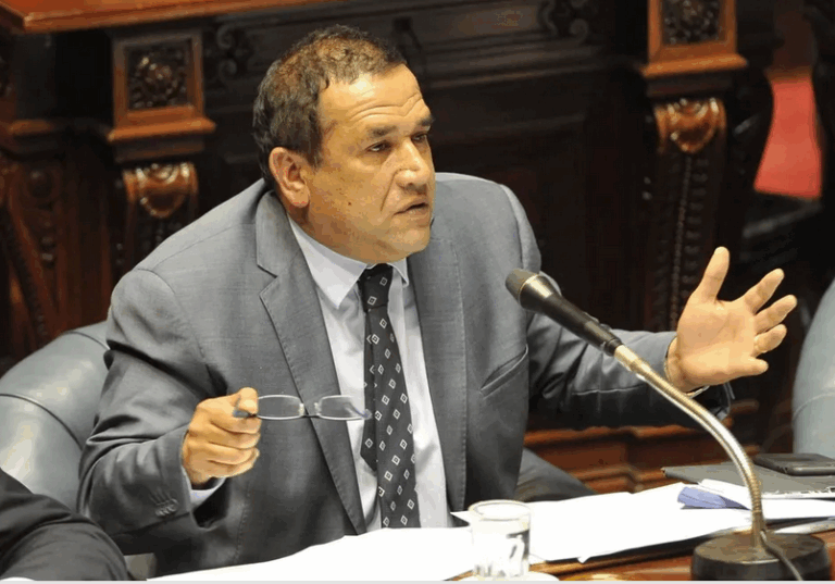 Bancada del FA /Definiría hoy si impulsan sanciones contra Sebastián Da Silva