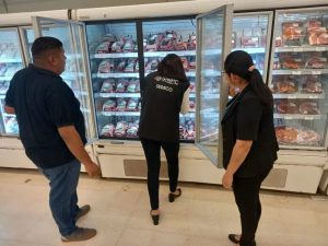 SEDECO retira productos vencidos y frena actividades de locales afectados