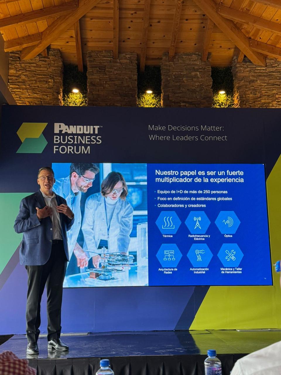 Panduit identifica necesidades críticas de infraestructura tecnológica en Latinoamérica a través de sus Business Forums Panduit identifica necesidades críticas de infraestructura tecnológica en Latinoamérica a través de sus Business Forums