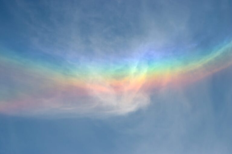 Sorpresa en el cielo acompaña la llegada del Papa León XIV a Tor Vergata