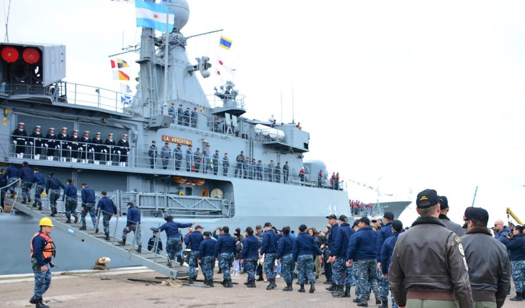 Así es el destructor de la Armada que navega hacia Estados Unidos para estar en el ejercicio UNITAS