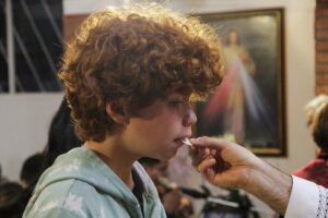 ¿Qué pasa si recibes la comunión y no eres católico?