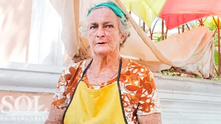 Murió Enérida Salcedo, la emblemática empanadera de la plaza de La Asunción