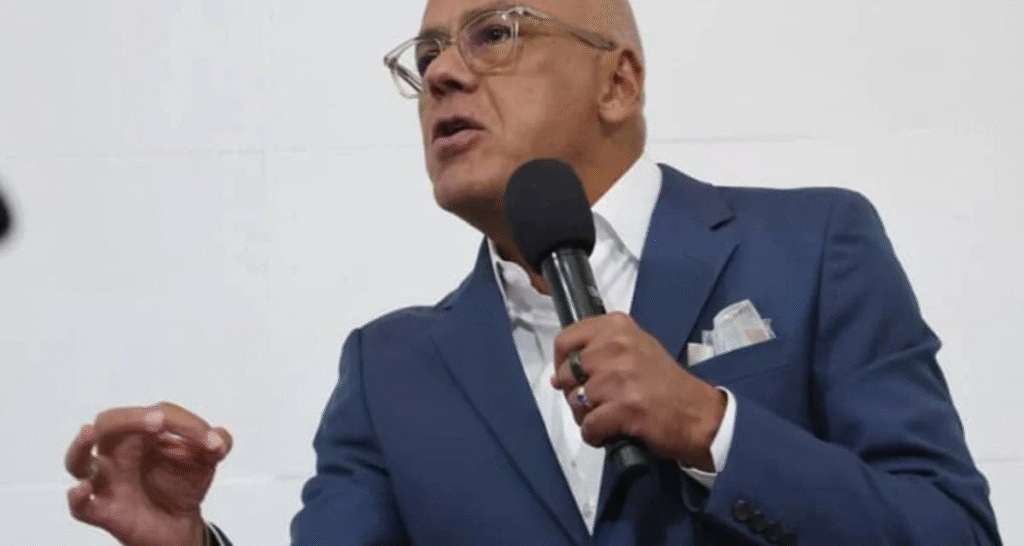 «Si entran sin permiso, aquí se quedan», advirtió Jorge Rodríguez a extranjeros