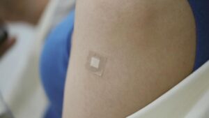 Ya no tendremos que ponernos más vacunas: estos son los nuevos parches microeléctricos que cumplirán la misma función