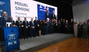 Por segundo año consecutivo, Milei visitó la comunidad agropecuaria de la Bolsa de Rosario y no habló de agro