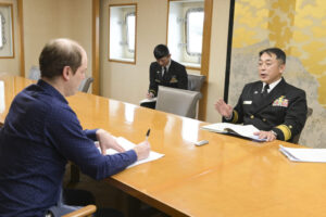 DEF dialogó con el comandante del Escuadrón de Entrenamiento de Japón que visita la Argentina
