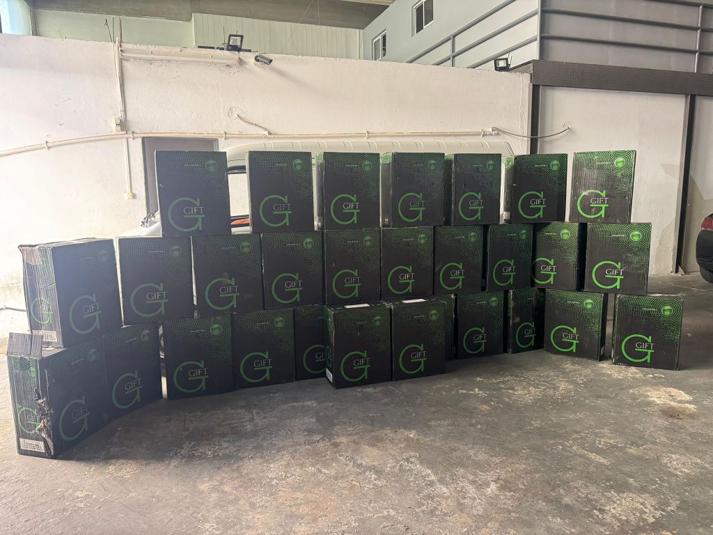 Aduana /Incautación de 330.000 cigarrillos y vehículos por más de .000.000