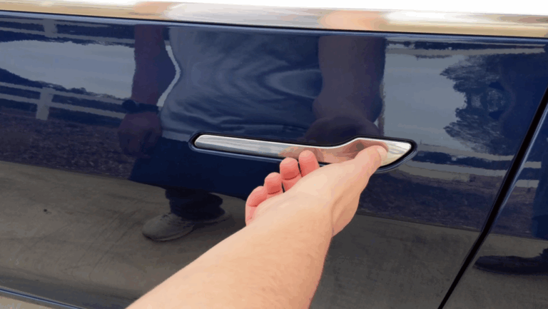 Mucha gente se ha quedado atrapada en un Tesla por sus tiradores electrónicos: la compañía ya busca reemplazarlos