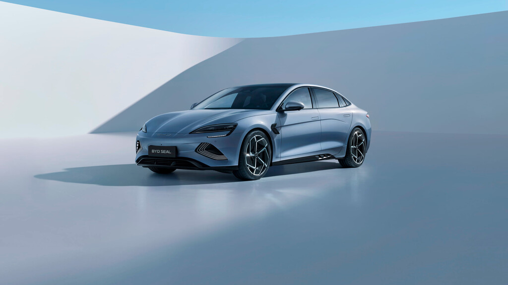 Creíamos que BYD era imparable con sus coches eléctricos: acaba de tener su primer tropiezo y sus beneficios se han desplomado un 30%