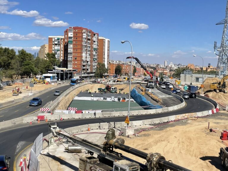 Madrid quería un circuito de Fórmula 1 y lo ha encontrado de la peor manera en la A-5: curvas peligrosas y un accidente mortal