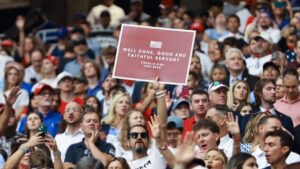 Cien mil personas honran la memoria y la fe en Jesús de Charlie Kirk