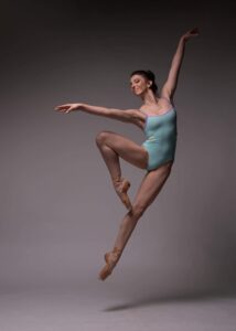 Paloma Bonnin, la bailarina paraguaya que vuela tras sus sueños por escenarios del mundo