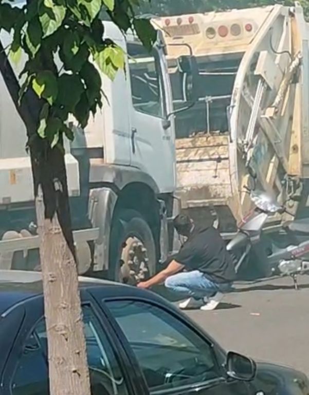 ADEOMS a la carga encabezados por Juan Carlos Gómez /Municipales desinflan ruedas de camiones recolectores de basura