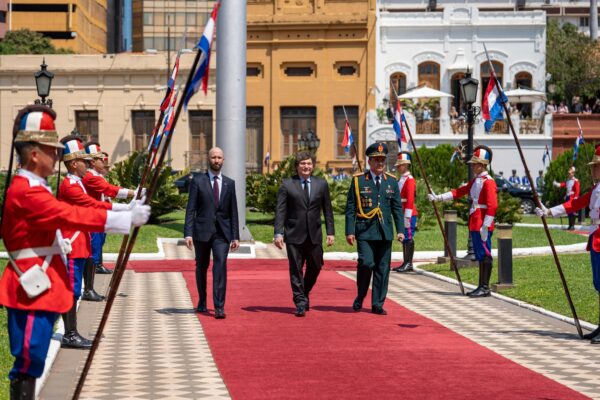 Presidente Peña recibió a presidente argentino para consolidar relaciones bilaterales