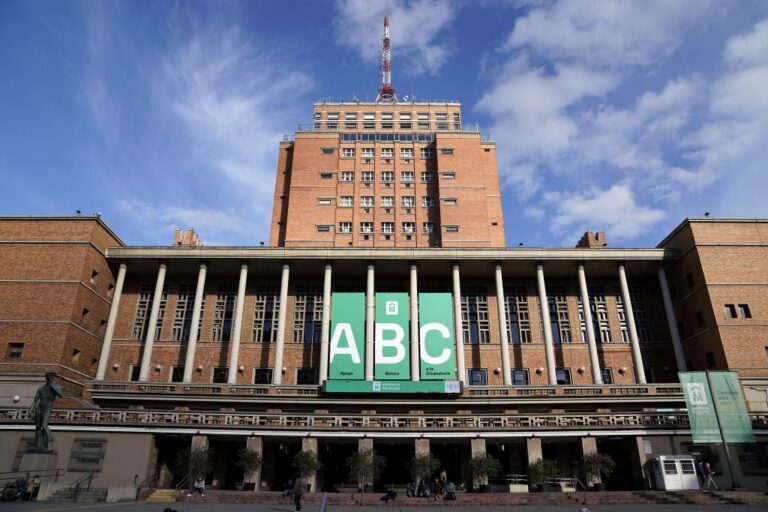 Ante crisis financiera /Intendencia de Montevideo se «ordenará con menos extras y contratos