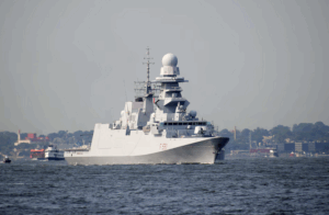 Italia envió una fragata /Para proteger a la flotilla que lleva ayuda humanitaria a Gaza