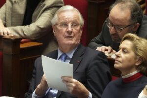 Francia /El Parlamento tumba el segundo gobierno en nueve meses