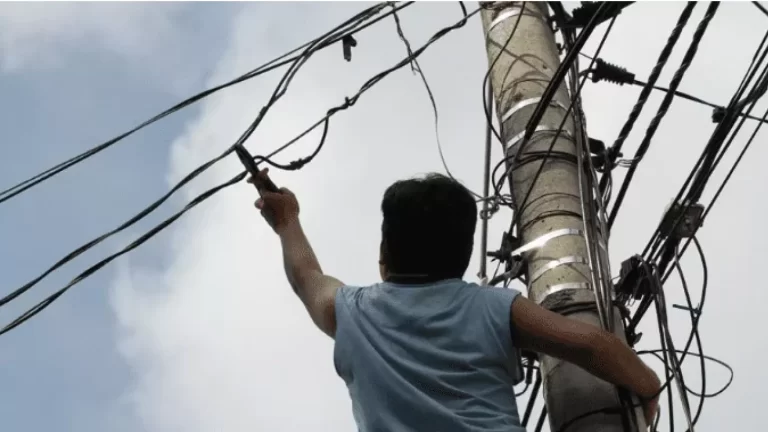 Robo de cables de fibra óptica provocó falla mayor /Corte de comunicaciones afecta todo Arenitas Blancas y Villa Maguey