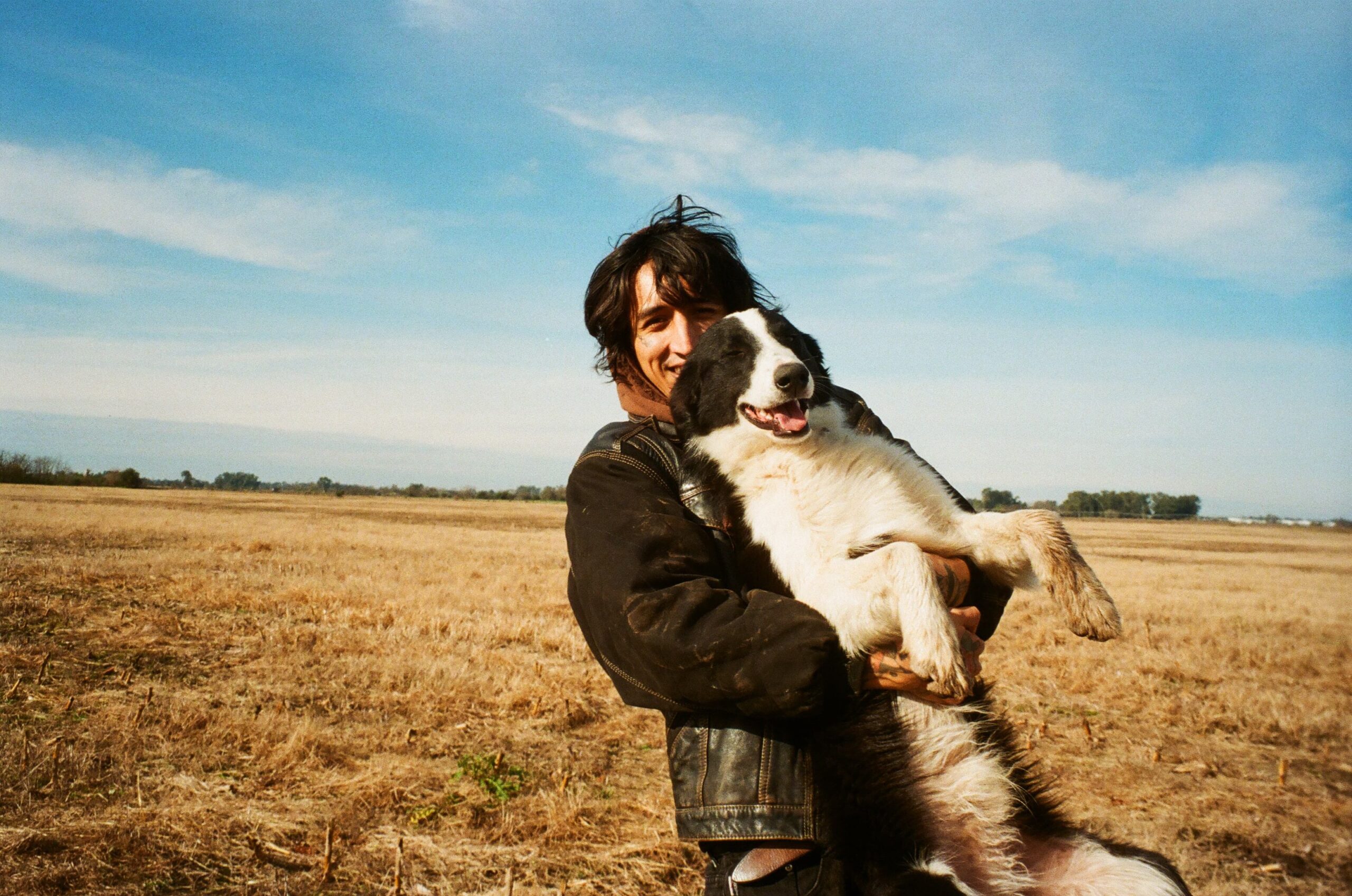 Cuando la música es espejo, comunidad y salvación: el camino de Juan López