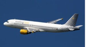 Vueling refuerza su oferta de invierno en Santiago y Tenerife