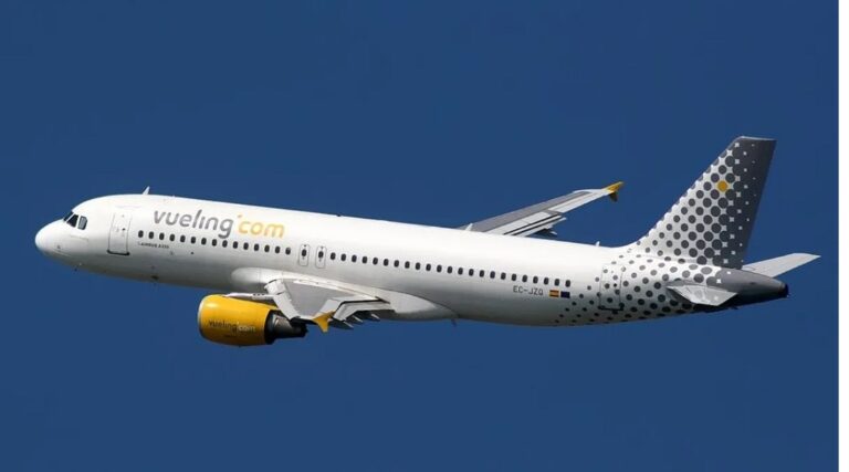 Vueling refuerza su oferta de invierno en Santiago y Tenerife
