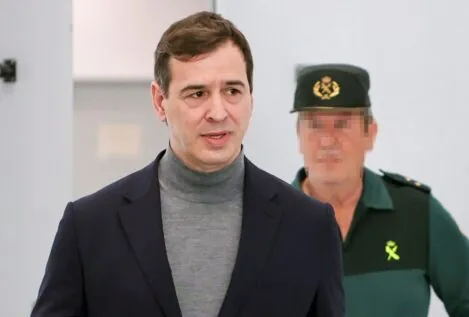 La Audiencia de Badajoz envía a juicio a David Sánchez y al líder del PSOE en Extremadura