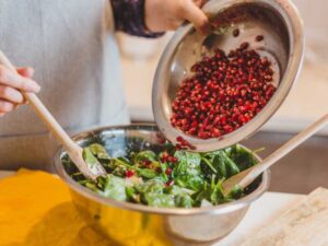 4 ensaladas con granada fáciles y vistosas