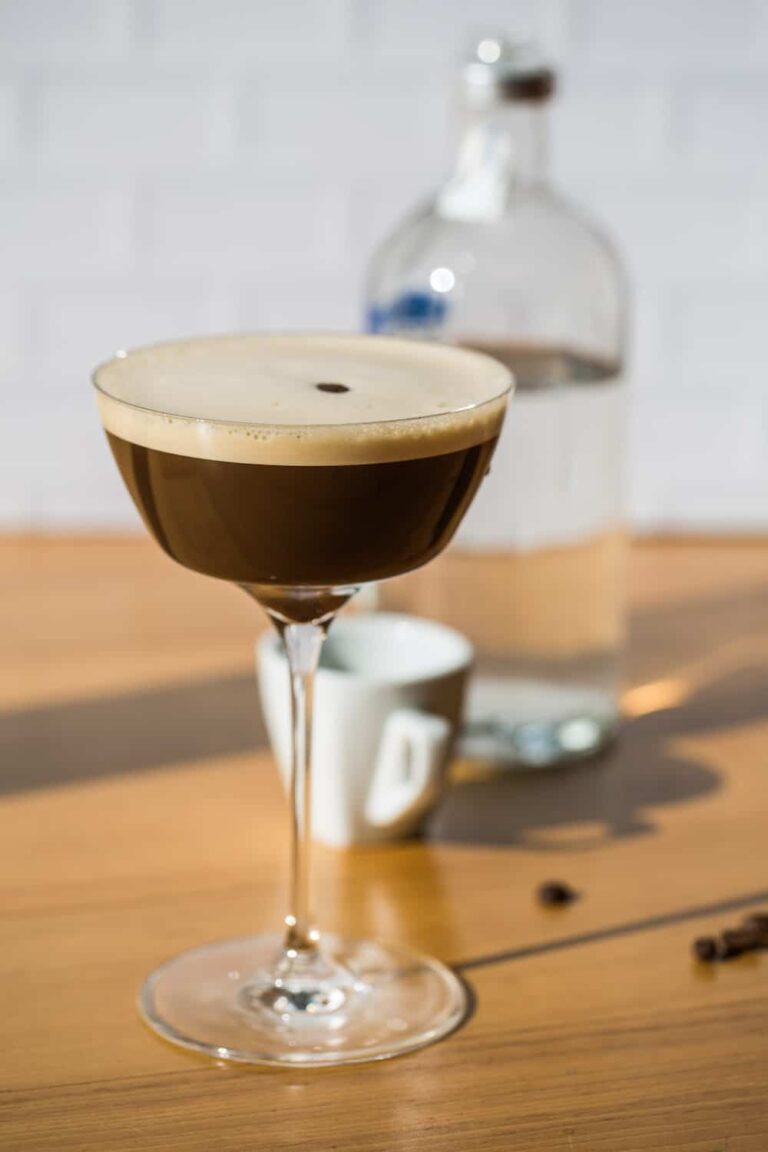 Cómo hacer un Espresso Martini perfecto: ingredientes, trucos y consejos