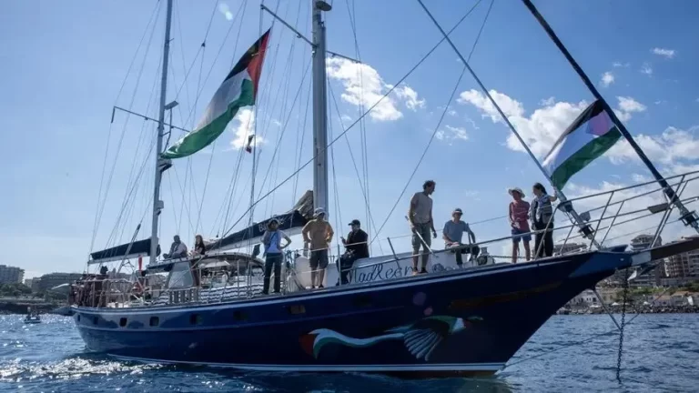 Flotilla humanitaria hacia Gaza refuerza seguridad tras ataques israelíes