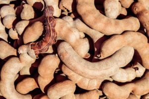 Tamarindo: qué es, cómo se come y por qué todos hablan de esta fruta agridulce
