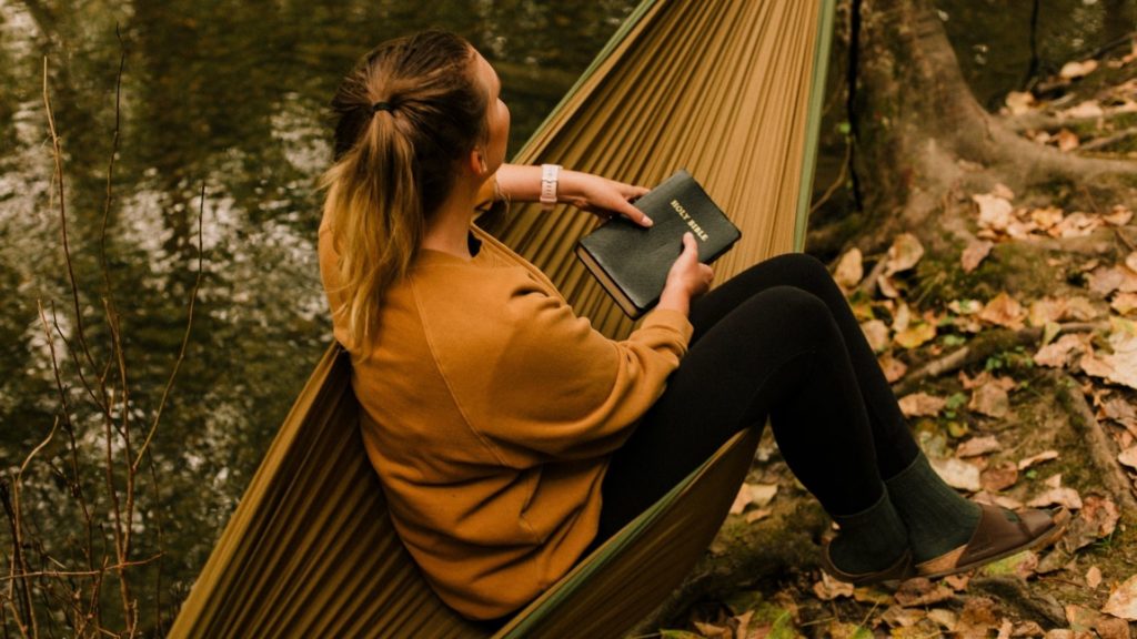 Cómo la vestimenta en la Biblia nos habla sobre el plan redentor de Dios