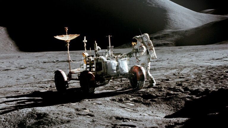 Cuántas veces se ha ido a la Luna y por qué solo la han pisado 11 aviadores militares y un geólogo en toda la historia