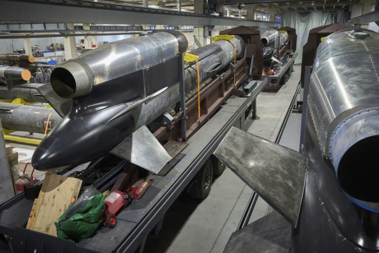 La mayor amenaza de Rusia en Ucrania no es un dron o un misil. Es una agencia de cine con 30 plantas secretas