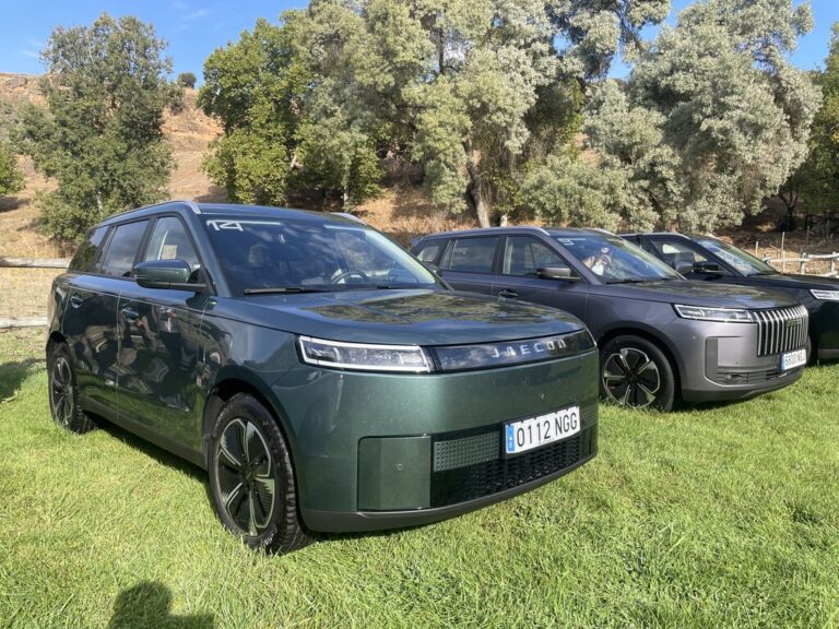 Subirse al Jaecoo 5 es confirmar lo que ya sospechábamos: el coche «asequible» ahora es chino y llega atiborrado de equipamiento