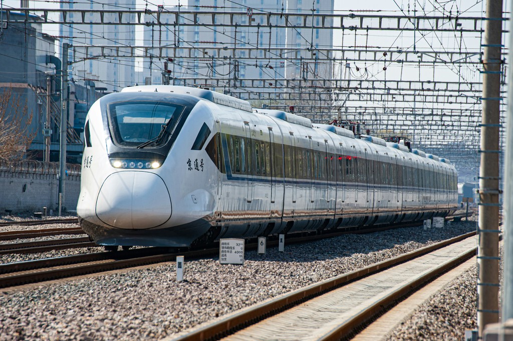 Millones de chinos se han subido a un tren para celebrar el Medio Otoño: acto seguido, le han dado a China un nuevo récord ferroviario