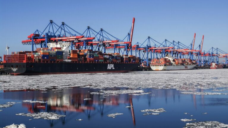 China siempre ha soñado con una «Ruta de la Seda Polar» para que sus barcos lleguen antes a Europa. Ya es una realidad
