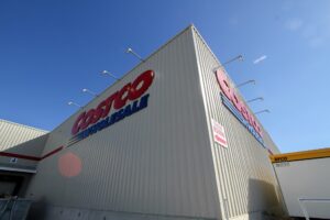 Costco es el anti-Mercadona: hace todo al revés en España, está perdiendo un dineral… y planea abrir más tiendas