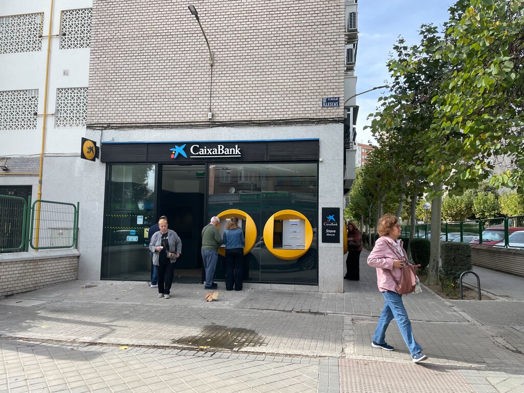 La caída de AWS va mucho más allá de la web: ha dejado fuera de juego a Bizum, datáfonos y hasta los cajeros La caída de AWS va mucho más allá de la web: ha dejado fuera de juego a Bizum, datáfonos y hasta los cajeros