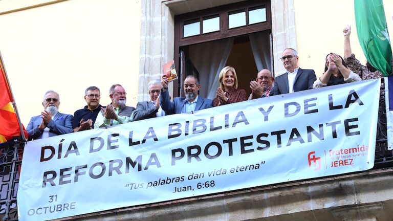 Jerez celebra el Día de la Biblia y la Reforma Protestante en el Ayuntamiento