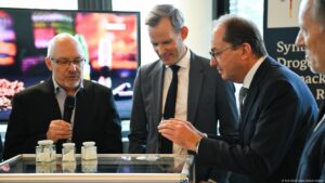 MINISTRO ALEMÁN RECONOCE PROBLEMA DE DROGAS: Condena la legalización parcial de la marihuana